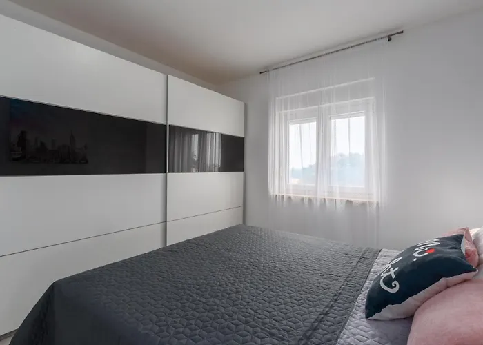 Apartment Lena Pula