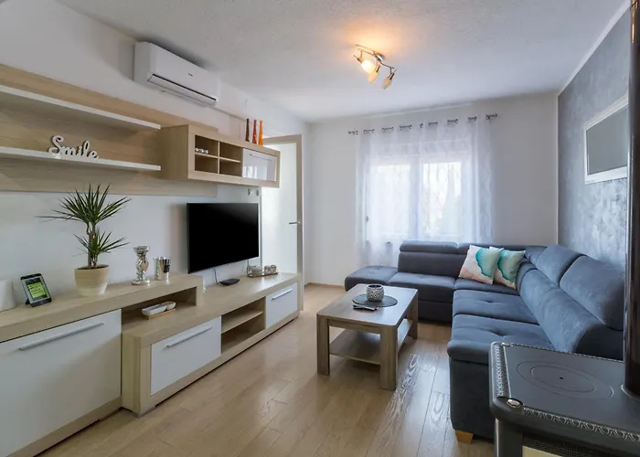 Lena Apartment *