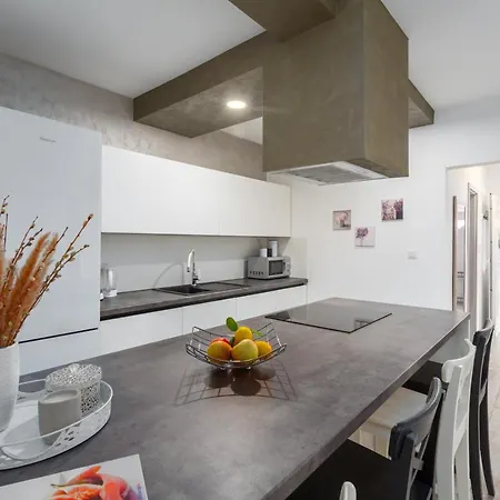 Lena Apartment Pula