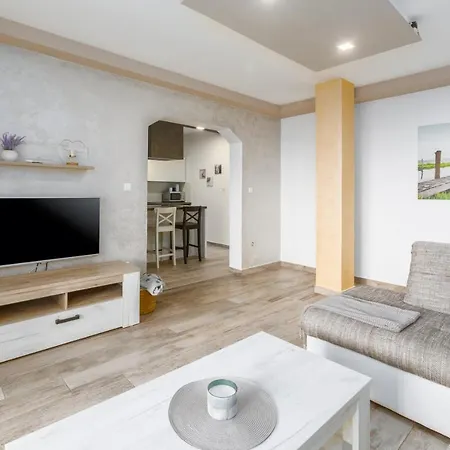 Lena Apartment Pula